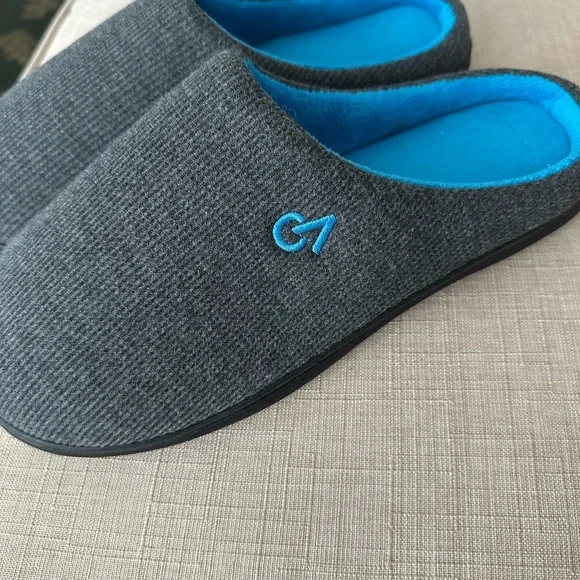 VeraCosy Men's Two-Tone Memory Foam Slippers, Durable Rubber Sole Size 9-10 - Picture 2 of 5
